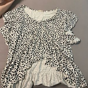 altrd state printed ruffle high low top